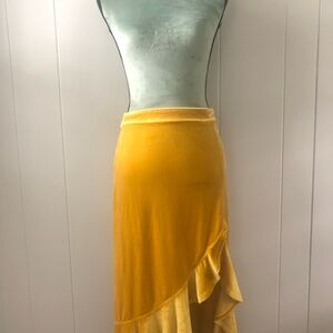 Chic Yellow Midi Skirt